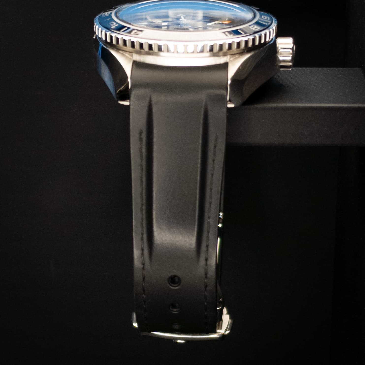 Omega SM PO 600M Black GMT (Ref. 232.32.44.22.01.001) — photo 11