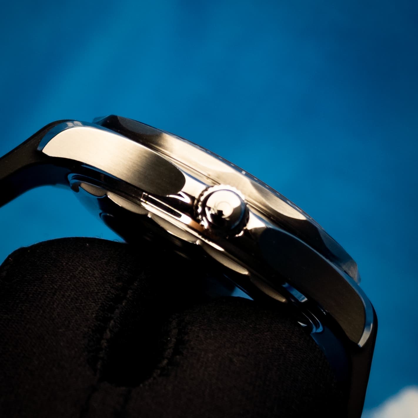 Omega Seamaster Black Wave Rubber (Ref. 210.32.42.20.01.001) — photo 8