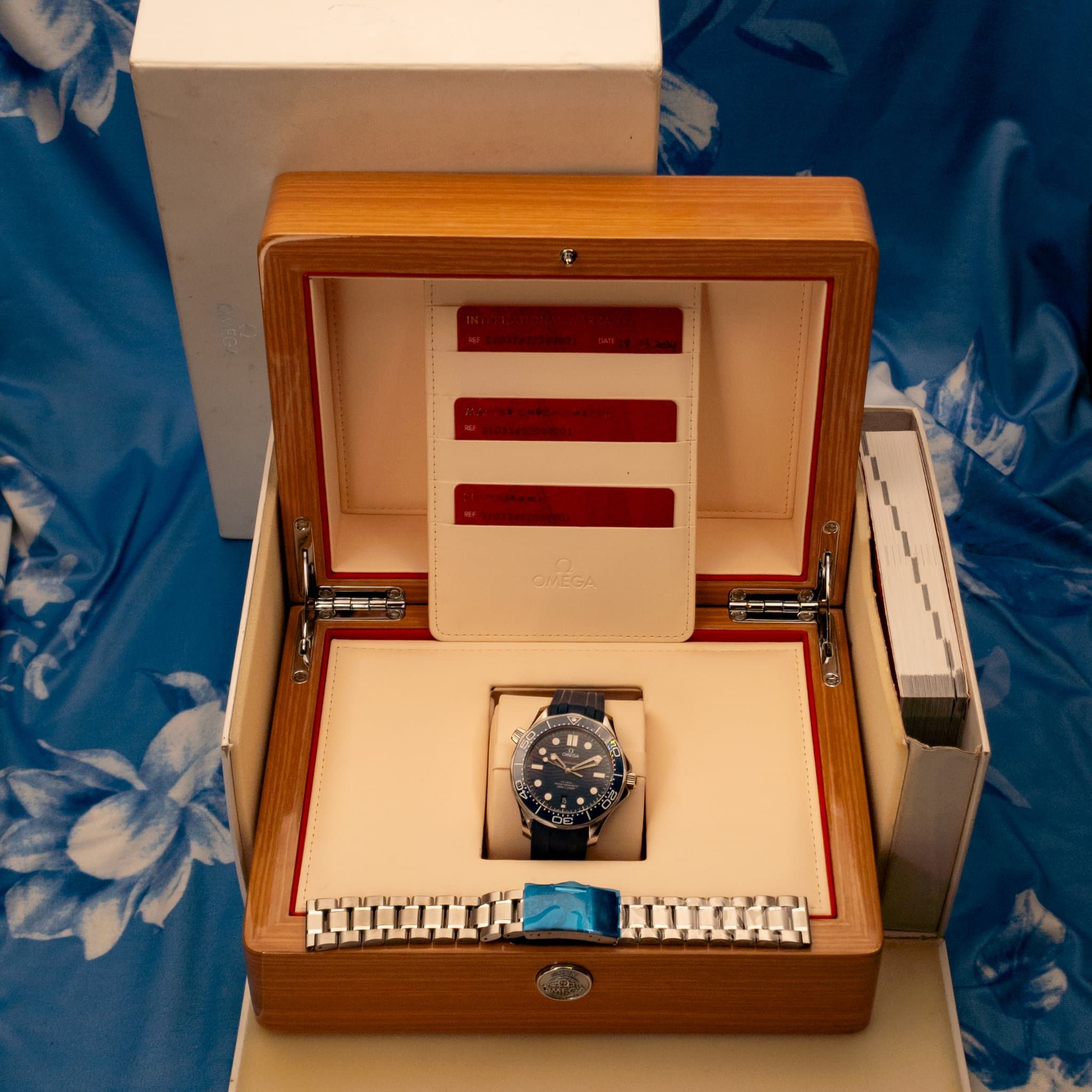 Omega Seamaster Pro 300M Blue Wave Rubber (Ref. 210.32.42.20.03.001) — photo 14